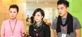 2014-9-12 谭维维与孔令奇、周芸探望唇腭裂儿童 用微笑传递爱心